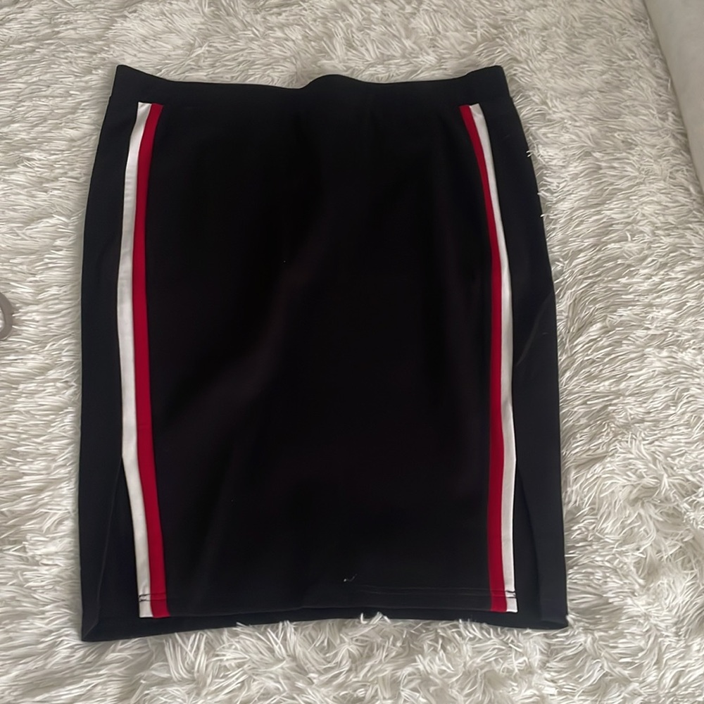 Torrid Size 2 Skirt NEW- Stretchy